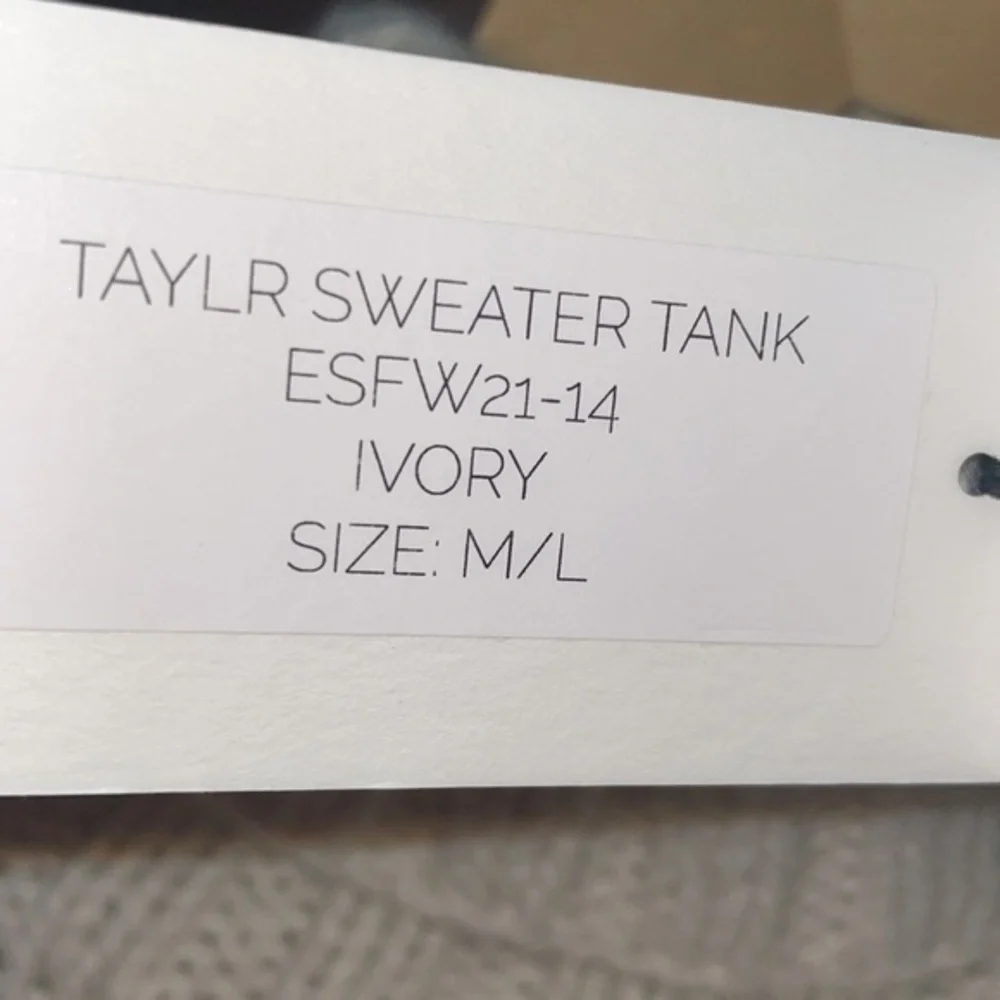 ELEVEN SIX Ivory Taylr Tunic Turtleneck Sleeveless Sweater - Picture 10 of 14